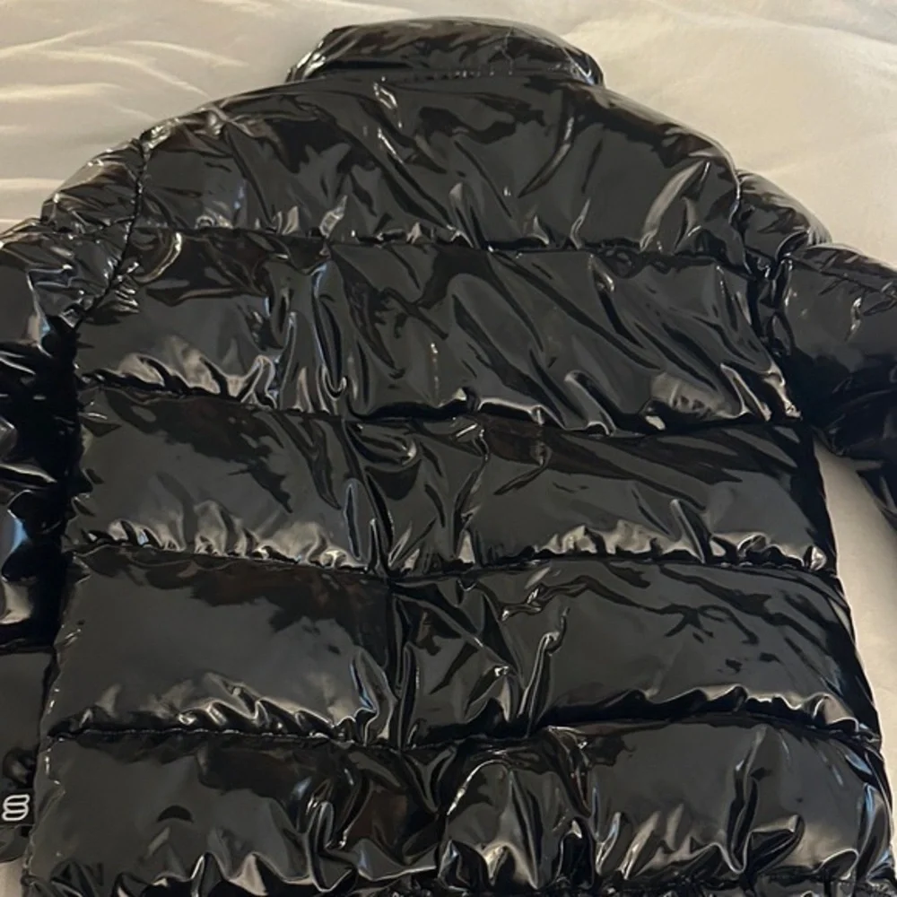 The Super Puff Aritzia Jacket - Picture 5 of 5